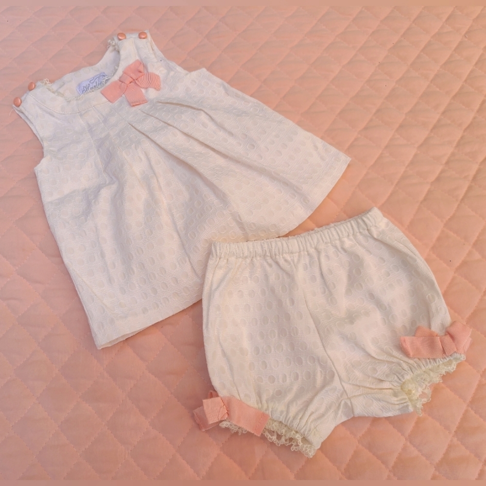 Gorgeous lace set for baby girl, size 3-6M